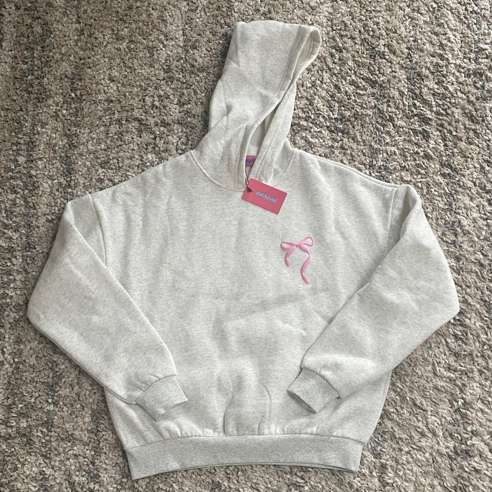 Edikted Light Gray Hoodie with Pink Accent